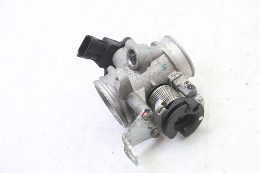 photo de CORPO FARFALLATO BMW G310 R 310 (2016 - 2020) - Primo piano tecnico