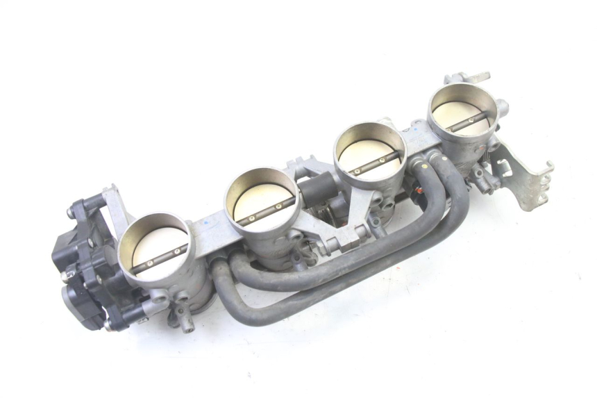 photo de CORPO FARFALLATO SUZUKI GSR 750 (2011 - 2017) - Dettagli dei punti di fissaggio