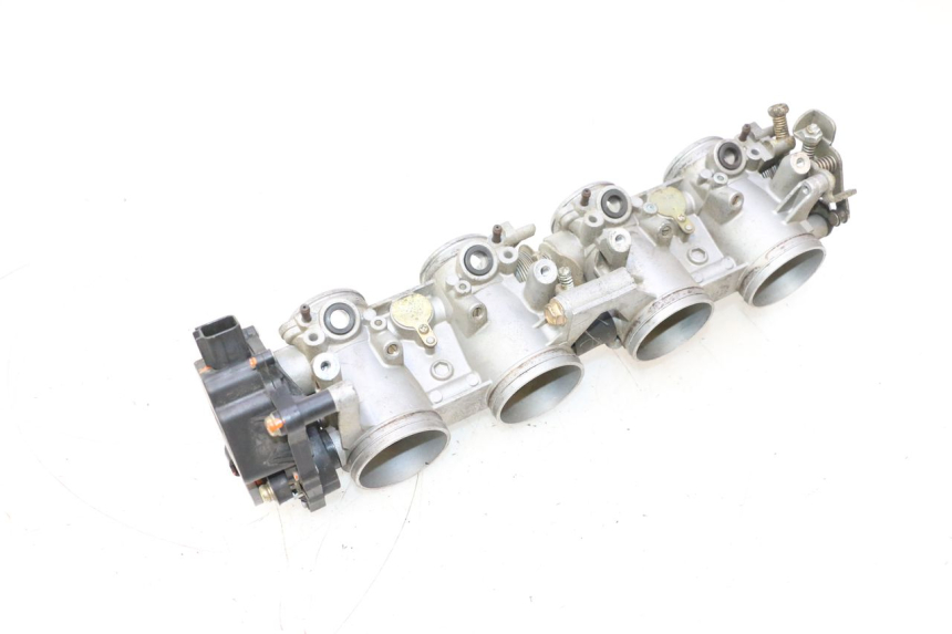 photo de CORPO FARFALLATO SUZUKI GSR 600 (2005 - 2012) - Dettagli dei punti di fissaggio