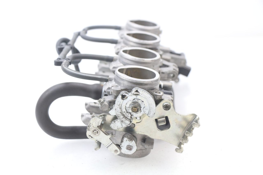 photo de CORPO FARFALLATO SUZUKI GSX-R GSXR 600 (2008 - 2010) - Dettagli dei punti di fissaggio