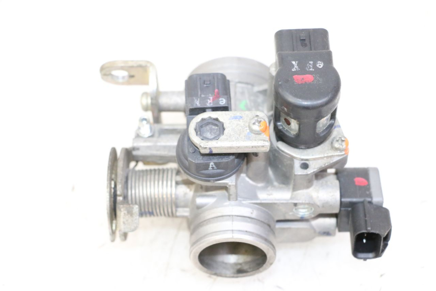 photo de CORPO FARFALLATO SYM JOYMAX 125 (2010 - 2017) - Stato della superficie e materiale