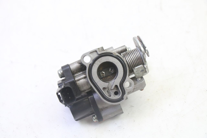 photo de INIEZIONE PEUGEOT KISBEE 4T 50 (2018 - 2022) - Altra angolazione