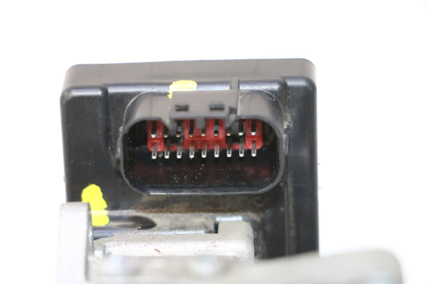photo de CORPO FARFALLATO PEUGEOT KISBEE 4T 50 (2023 - 2026) - Altra angolazione