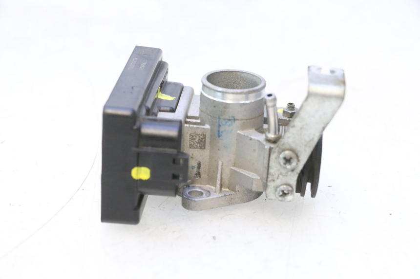 photo de CORPO FARFALLATO PEUGEOT KISBEE 4T 50 (2023 - 2026) - Stato della superficie e materiale