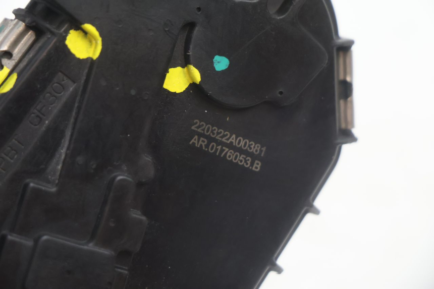 photo de CORPO FARFALLATO PIAGGIO MP3 HPE 530 (2022 - 2026) - Stato della superficie e materiale