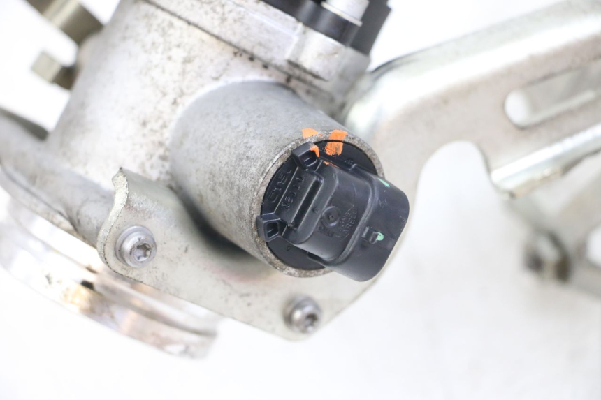 photo de CORPO FARFALLATO MOTO GUZZI NORGE 8V GT 1200 (2011 - 2016) - Altra vista dell'articolo