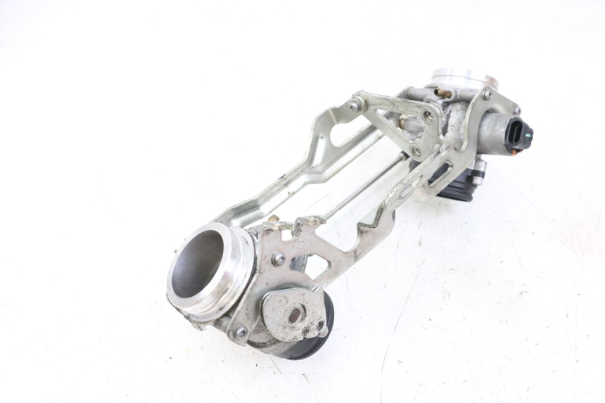 photo de CORPO FARFALLATO MOTO GUZZI NORGE 8V GT 1200 (2011 - 2016) - Vista d'insieme del prodotto