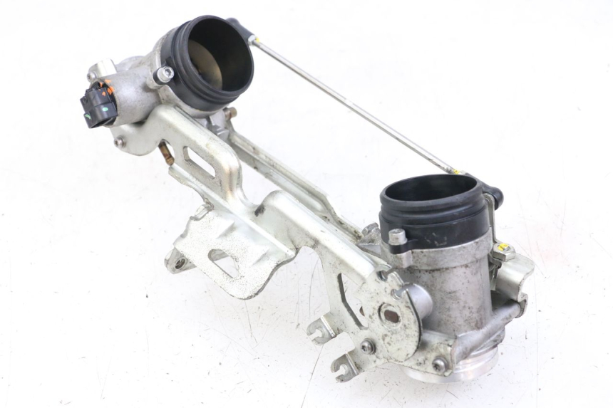 photo de CORPO FARFALLATO MOTO GUZZI NORGE 8V GT 1200 (2011 - 2016) - Marcature e riferimenti originali