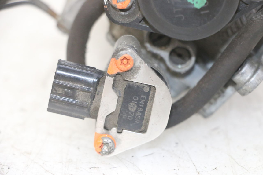 photo de CORPO FARFALLATO HONDA NTV DEAUVILLE ABS 700 (2007 - 2016) - Primo piano tecnico