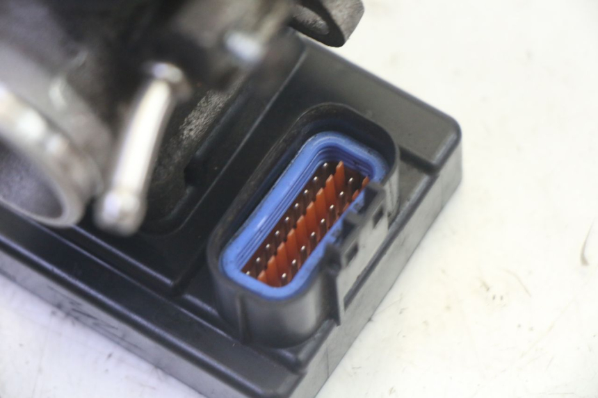 photo de CORPO FARFALLATO SYM ORBIT III 3 4T 50 (2021 - 2025) - Dettagli dei punti di fissaggio