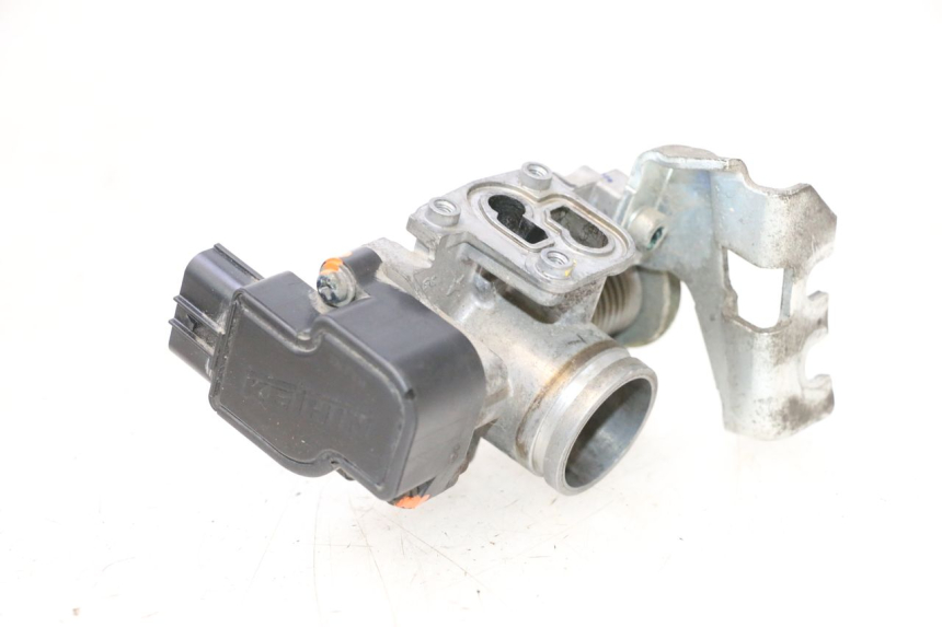 photo de INIEZIONE HONDA PCX (JF57/JF64) 125 (2014 - 2018) - Dettagli dei punti di fissaggio