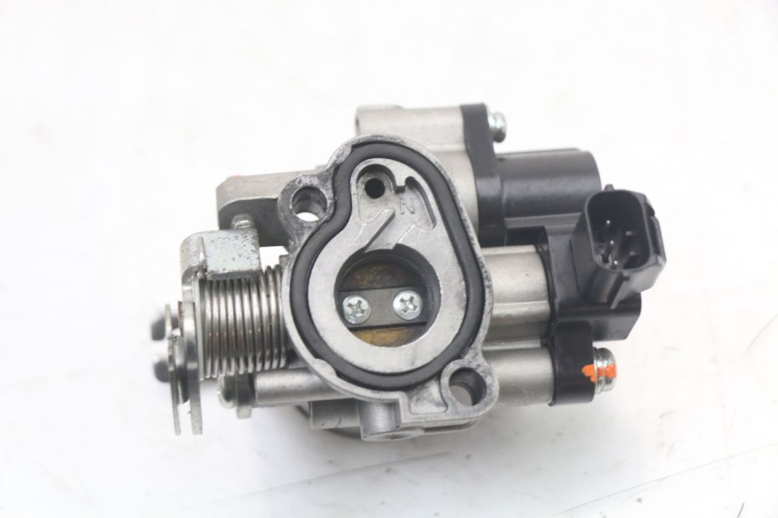 photo de CORPO FARFALLATO PEUGEOT STREETZONE 4T 50 (2018 - 2023) - Zoom sullo stato d'uso