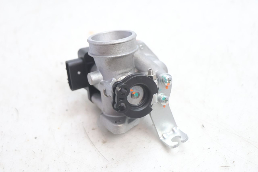 photo de CORPO FARFALLATO JM MOTORS R-MAX TECH 50 (2024 - 2026) - Dettagli dei punti di fissaggio