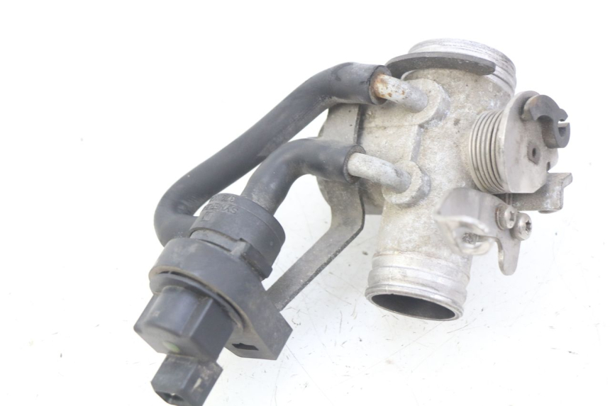 photo de CORPO FARFALLATO PEUGEOT SATELIS COMPRESSOR K15 125 (2006 - 2009) - Zoom sullo stato d'uso