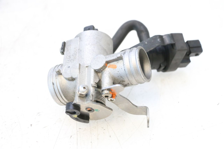 photo de CORPO FARFALLATO PEUGEOT SATELIS COMPRESSOR K15 125 (2006 - 2009) - Altra angolazione