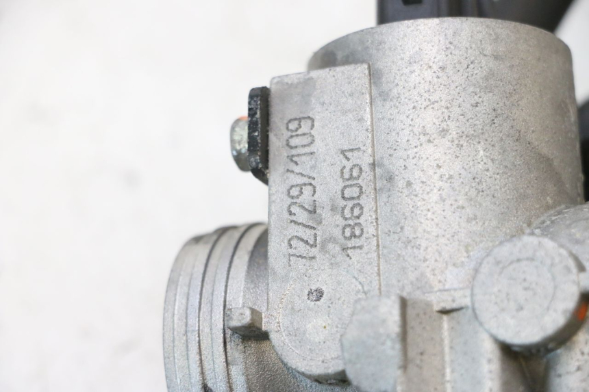 photo de CORPO FARFALLATO PEUGEOT SATELIS COMPRESSOR K15 125 (2006 - 2009) - Primo piano tecnico