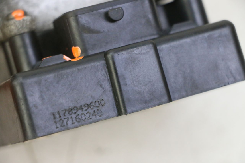 photo de CORPO FARFALLATO PEUGEOT SATELIS 125 (2013 - 2018) - Zoom sullo stato d'uso