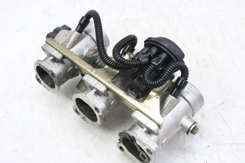 photo de INIEZIONE TRIUMPH SPRINT ST 955 (1999 - 2001) - Altra vista dell'articolo