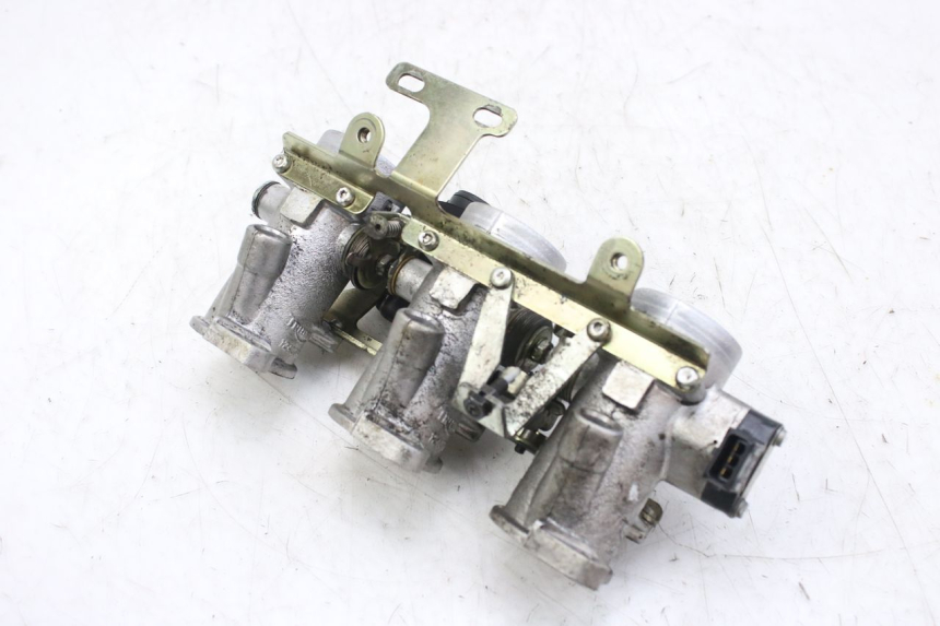 photo de INIEZIONE TRIUMPH SPRINT ST 955 (1999 - 2001) - Vista d'insieme del prodotto