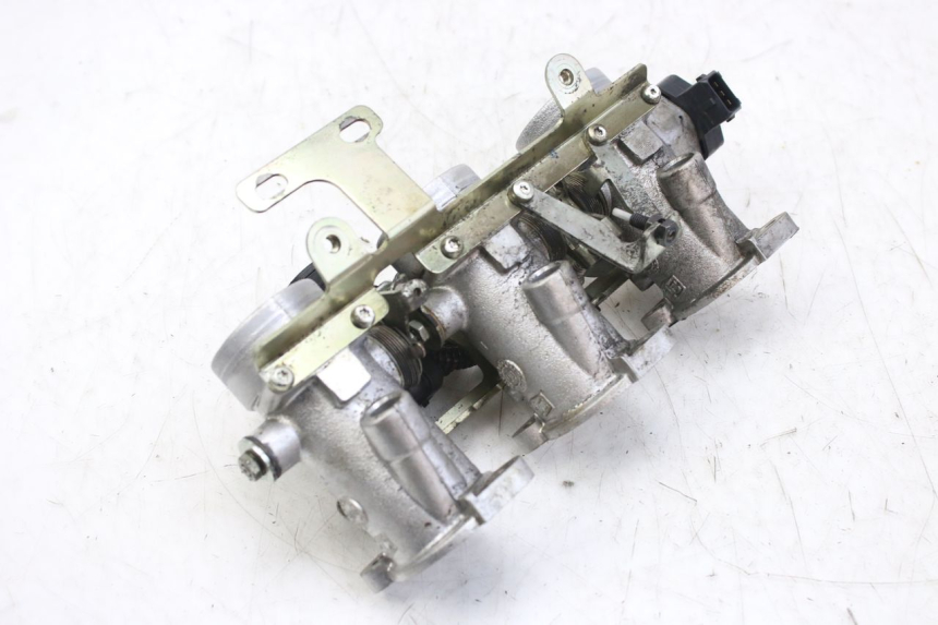 photo de INIEZIONE TRIUMPH SPRINT ST 955 (1999 - 2001) - Dettagli dei punti di fissaggio