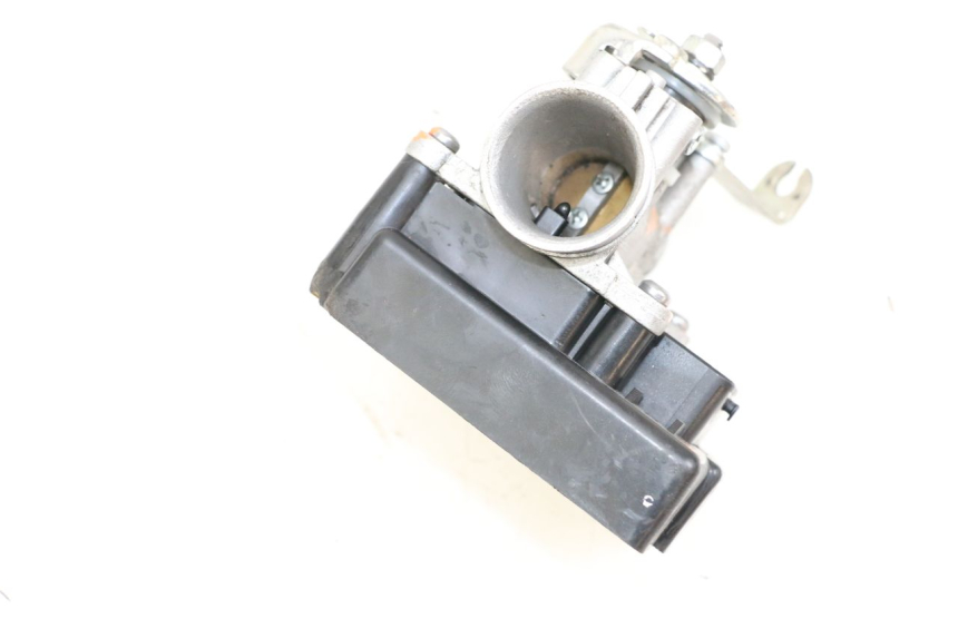 photo de CORPO FARFALLATO PEUGEOT STREETZONE I 2T 50 (2018 - 2020) - Zoom sullo stato d'uso