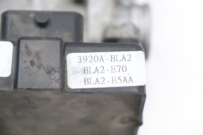 photo de CORPO FARFALLATO KYMCO SUPER 8 4T 50 (2021 - 2024) - Marcature e riferimenti originali