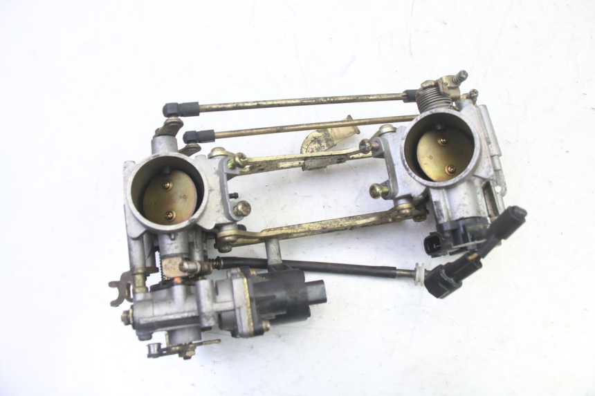 photo de CORPO FARFALLATO SUZUKI SV S 650 (2003 - 2009) - Primo piano tecnico