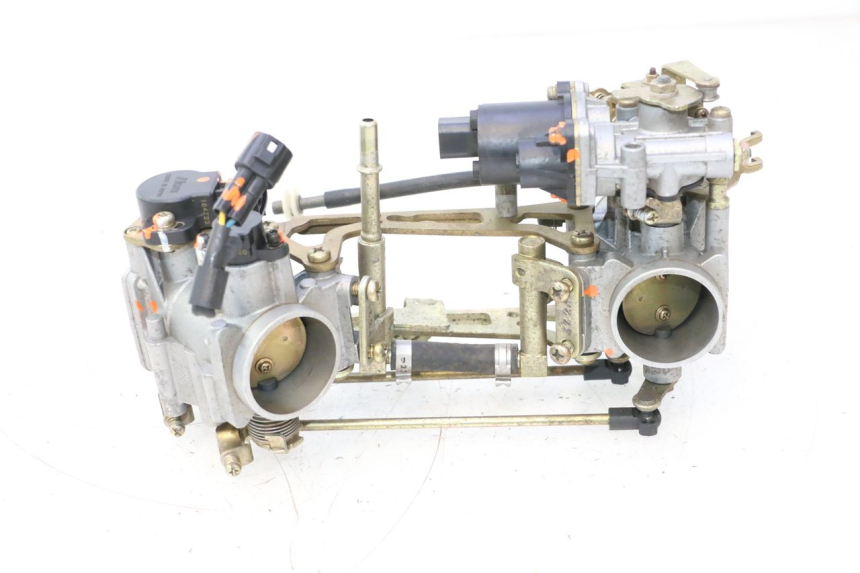 photo de CORPO FARFALLATO SUZUKI SV S 650 (2003 - 2009) - Dettagli dei punti di fissaggio