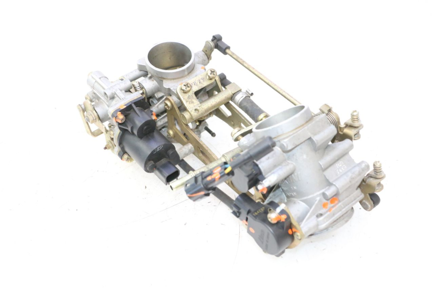 photo de CORPO FARFALLATO SUZUKI SV S 650 (2003 - 2009) - Stato della superficie e materiale