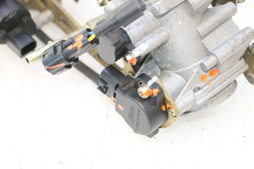 photo de CORPO FARFALLATO SUZUKI SV S 650 (2003 - 2009) - Ricambio usato controllato