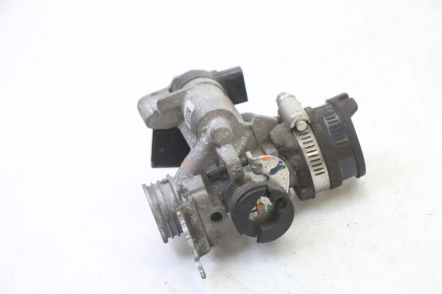 photo de INIEZIONE APRILIA SXR 50 (2021 - 2023) - Dettagli dei punti di fissaggio