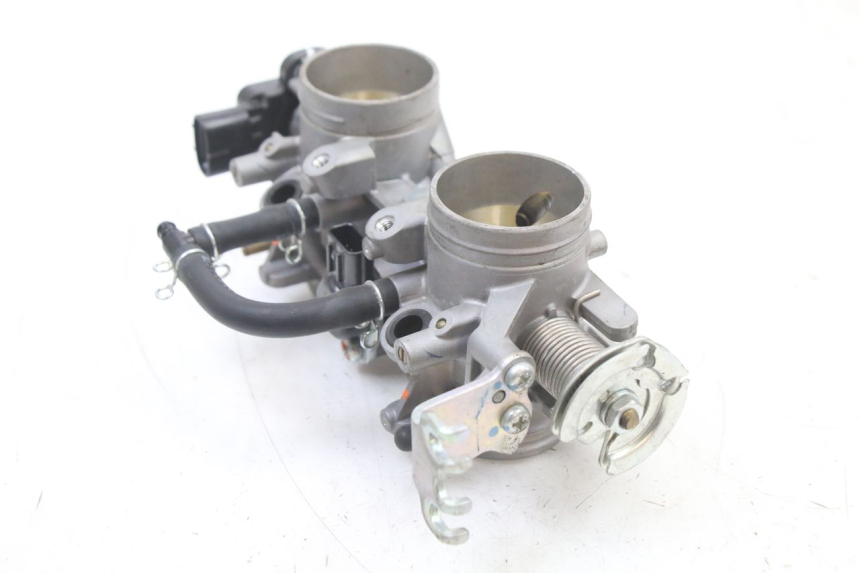 photo de CORPO FARFALLATO YAMAHA TRACER 7 700 (2020 - 2024) - Dettagli dei punti di fissaggio