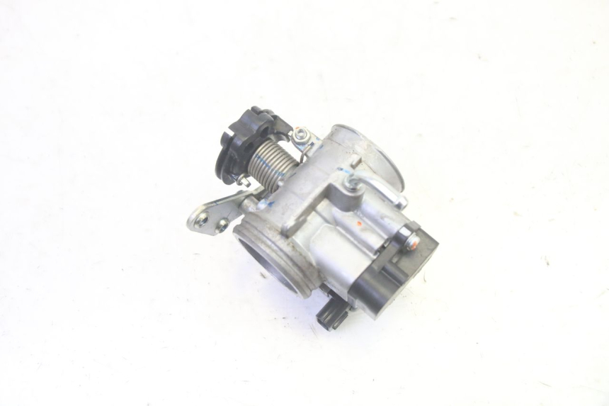 photo de CORPO FARFALLATO YAMAHA TRICITY 300 (2020 - 2024) - Primo piano tecnico