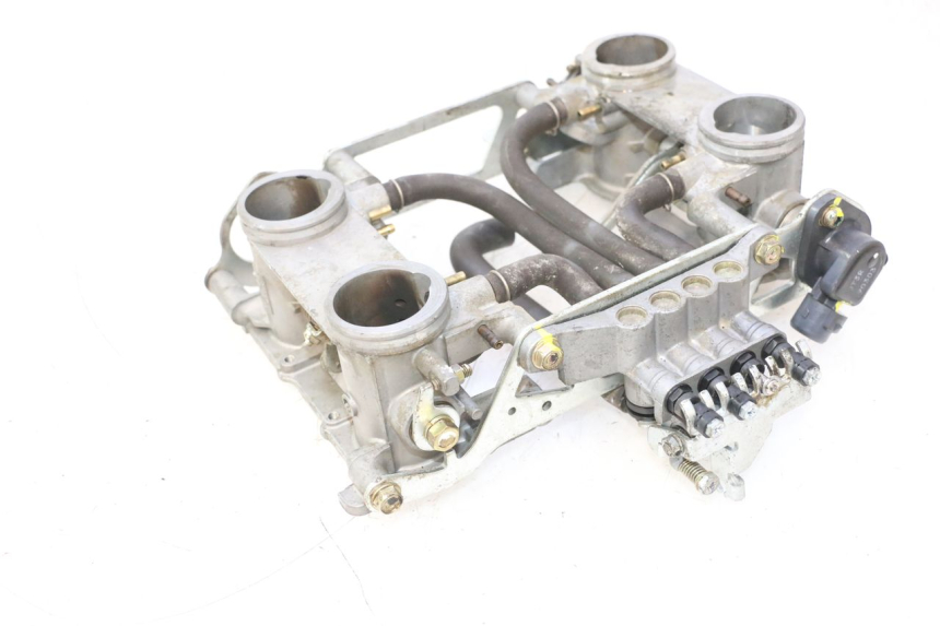 photo de INIEZIONE HONDA VFR FI RC46 800 (1998 - 2001) - Zoom sui componenti