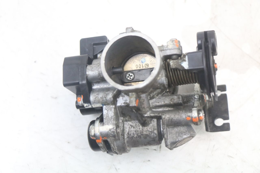 photo de INIEZIONE YAMAHA XMAX X-MAX ABS 125 (2017 - 2020) - Dettagli dei punti di fissaggio