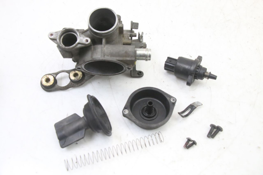 photo de CORPO FARFALLATO YAMAHA X-MAX XMAX ABS 250 (2010 - 2012) - Primo piano tecnico