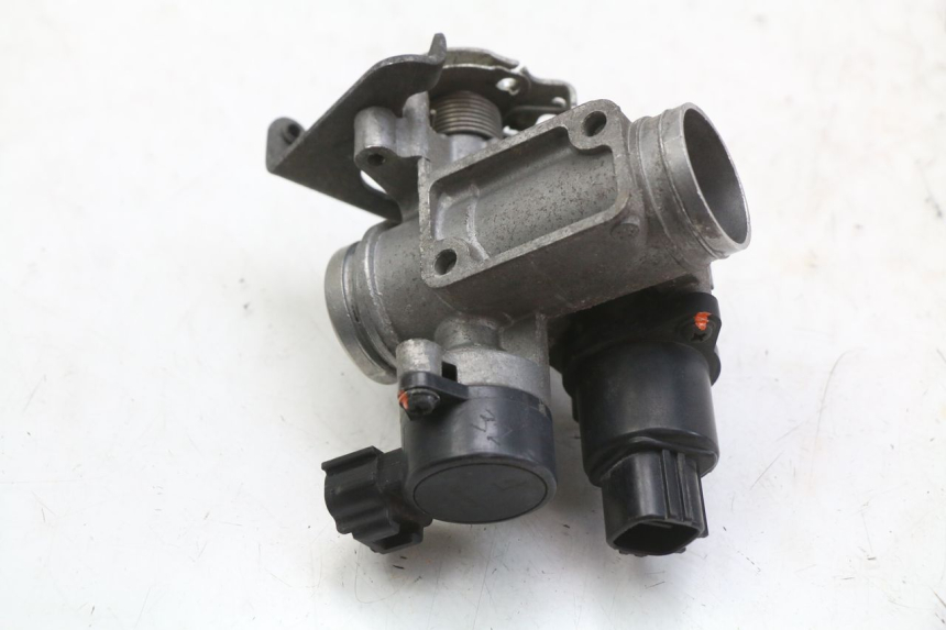 photo de INIEZIONE YAMAHA XMAX X-MAX 125 (2006 - 2009) - Altra angolazione