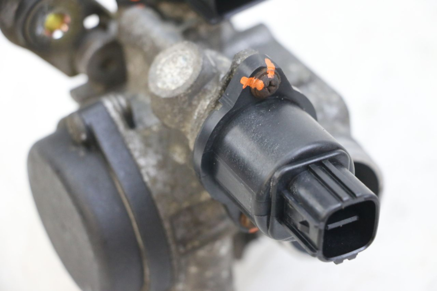 photo de INIEZIONE YAMAHA X-MAX XMAX 250 (2006 - 2009) - Altra angolazione