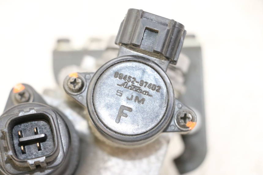 photo de INIEZIONE YAMAHA XMAX X-MAX 125 (2006 - 2009) - Altra angolazione