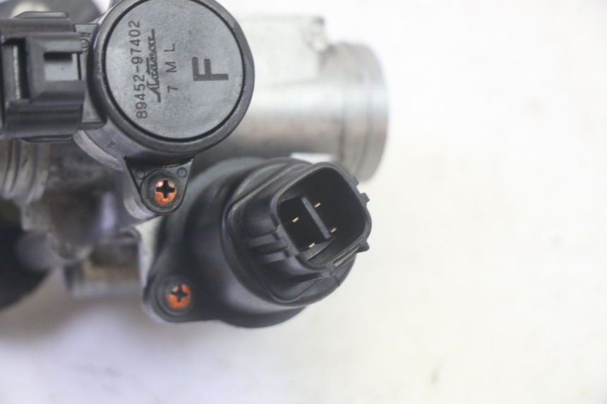 photo de INIEZIONE YAMAHA XMAX X-MAX 125 (2006 - 2009) - Dettagli dei punti di fissaggio