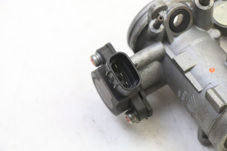 photo de INIEZIONE YAMAHA XJ6 ABS 600 (2008 - 2016) - Primo piano tecnico