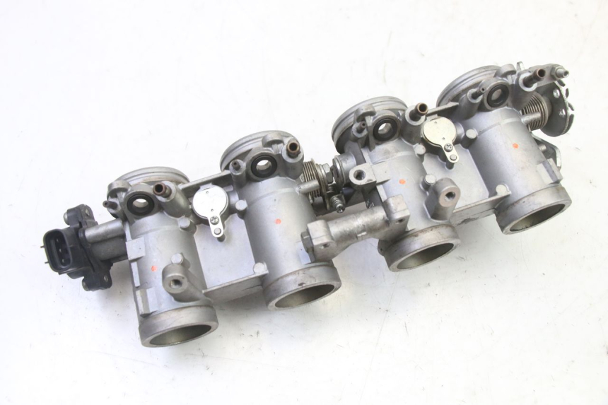 photo de INIEZIONE YAMAHA XJ6 ABS 600 (2008 - 2016) - Dettagli dei punti di fissaggio