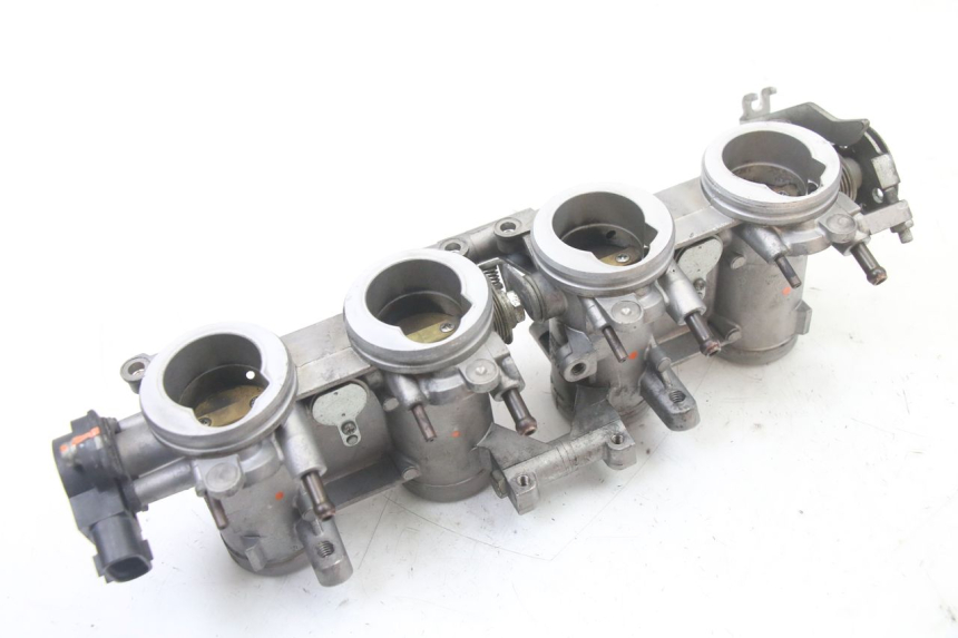 photo de INIEZIONE YAMAHA XJ6 600 (2008 - 2016) - Altra angolazione