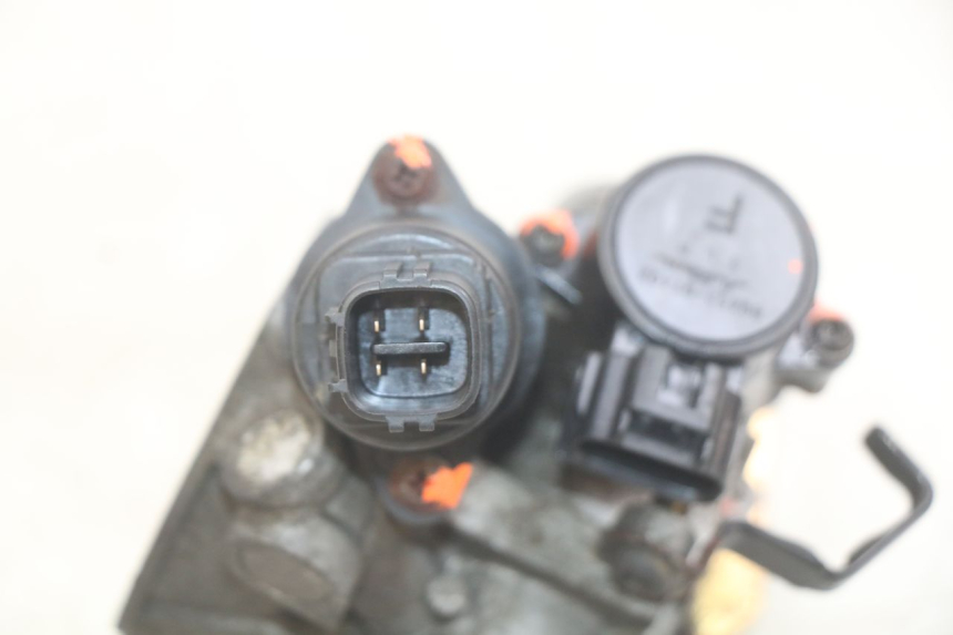 photo de INIEZIONE YAMAHA YP MAJESTY 400 (2004 - 2008) - Altra vista dell'articolo