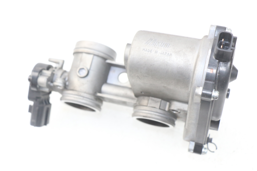 photo de CORPO FARFALLATO YAMAHA YP T-MAX TMAX 530 (2017 - 2020) - Primo piano tecnico