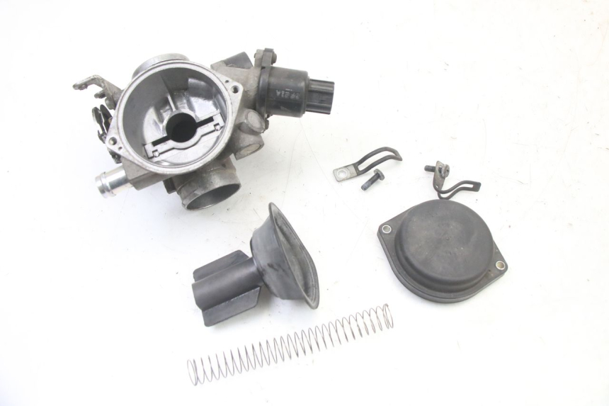 photo de CORPO FARFALLATO YAMAHA YP X-MAX XMAX 400 (2014 - 2017) - Primo piano tecnico