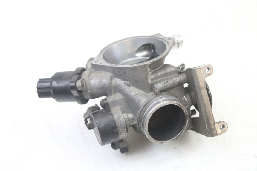 photo de CORPO FARFALLATO YAMAHA YP X-MAX XMAX 400 (2014 - 2017) - Dettagli dei punti di fissaggio