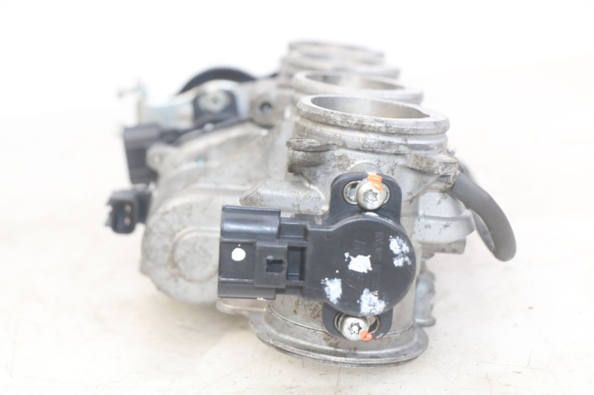 photo de INIEZIONE YAMAHA YZF R1 1000 (2007 - 2008) - Altra vista dell'articolo