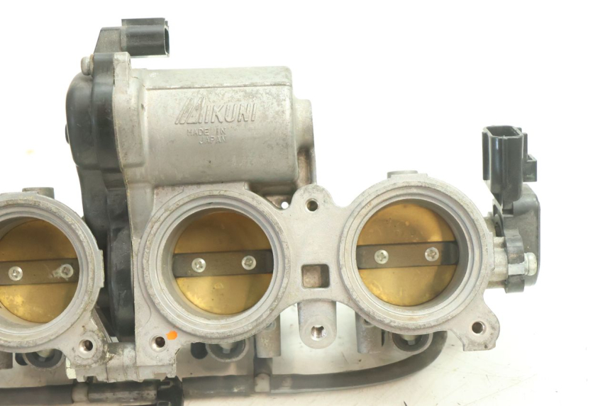 photo de CORPO FARFALLATO YAMAHA YZF R6 600 (2008 - 2009) - Zoom sullo stato d'uso