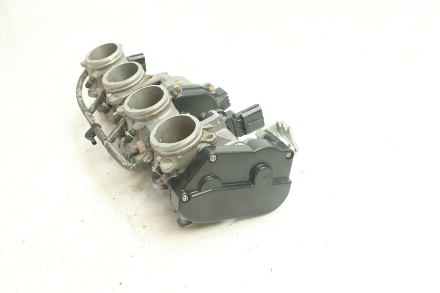 photo de CORPO FARFALLATO YAMAHA YZF R6 600 (2008 - 2009) - Ricambio usato controllato